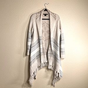 Crème and gray kimono wrap by Love Stitch size: L